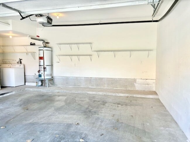 Building Photo - The Colony | Oxnard | 2 Bedroom + 2 Bathroom + Loft