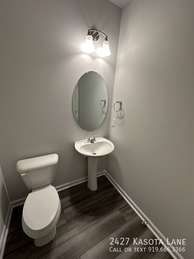 Building Photo - 2427 Kasota Ln