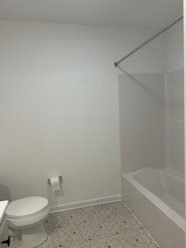 Building Photo - 205 Hoke Farm Way