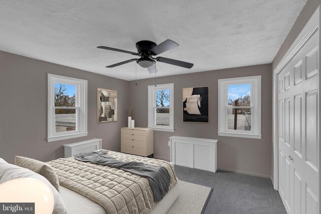 Building Photo - 713 Public Rd