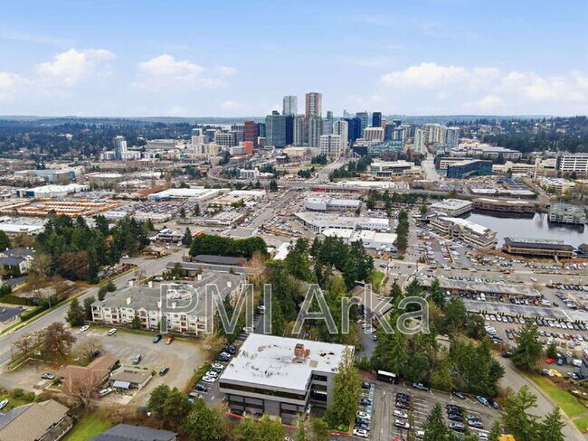 Building Photo - 12107 NE Bel Red Rd