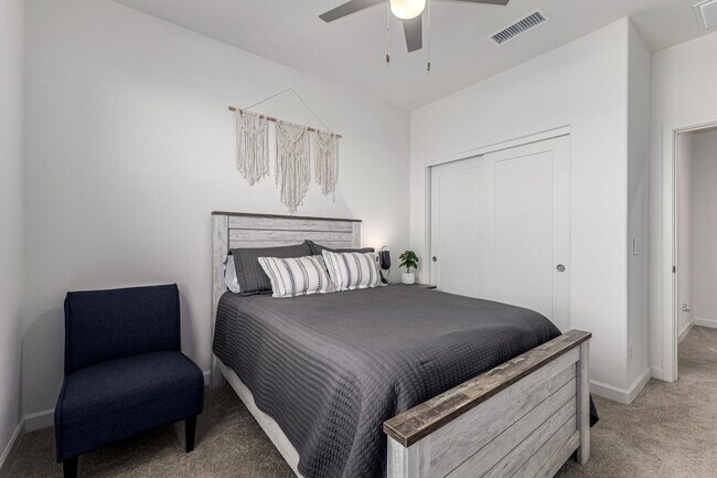 Building Photo - 4509 N 197th Ln