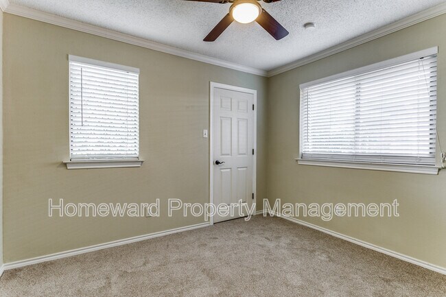 Building Photo - 2621 Cummings Dr