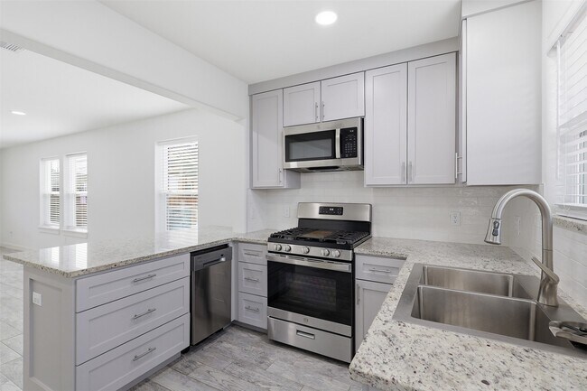 Building Photo - 10103 Goldcrest St