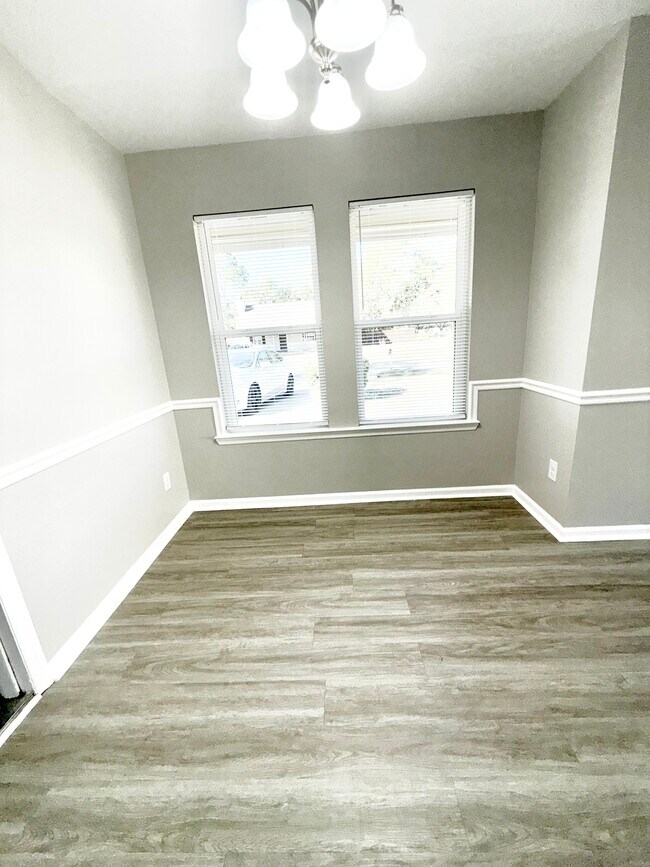 Building Photo - 620 Scott St