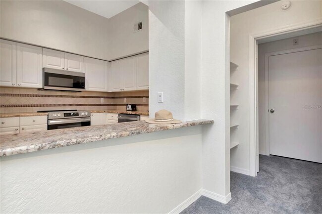 Building Photo - 504 S Armenia Ave