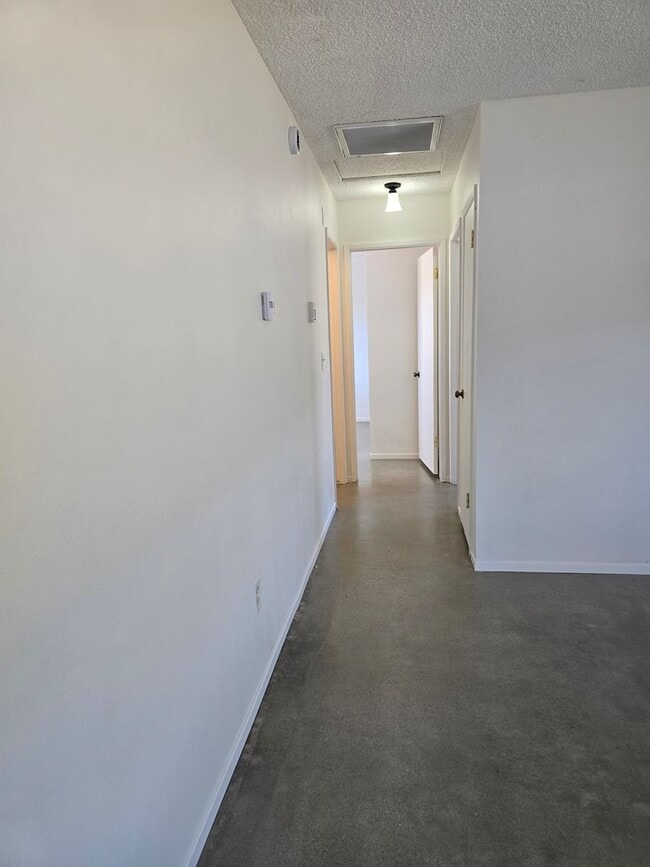 Building Photo - Remodeled Two Bedroom in Morongo Valley