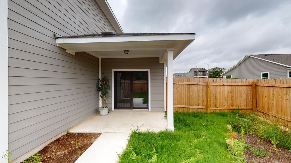 Building Photo - Pristine Leander home with access to community pool & park