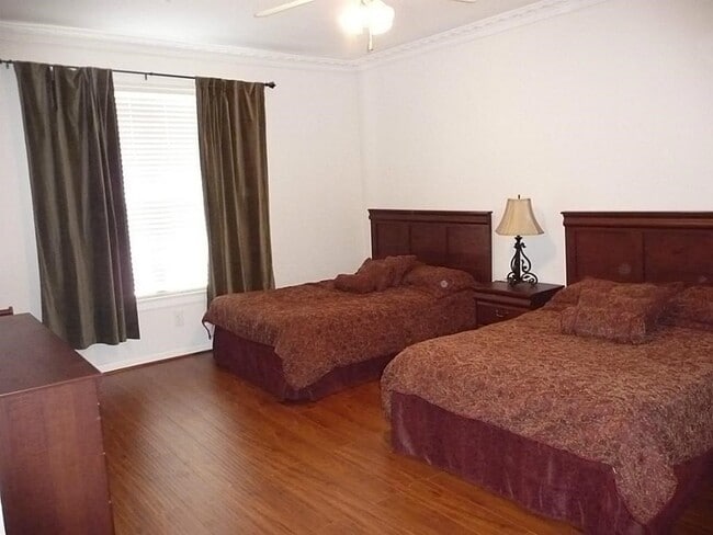 Building Photo - 6655 W Sam Houston Pkwy S