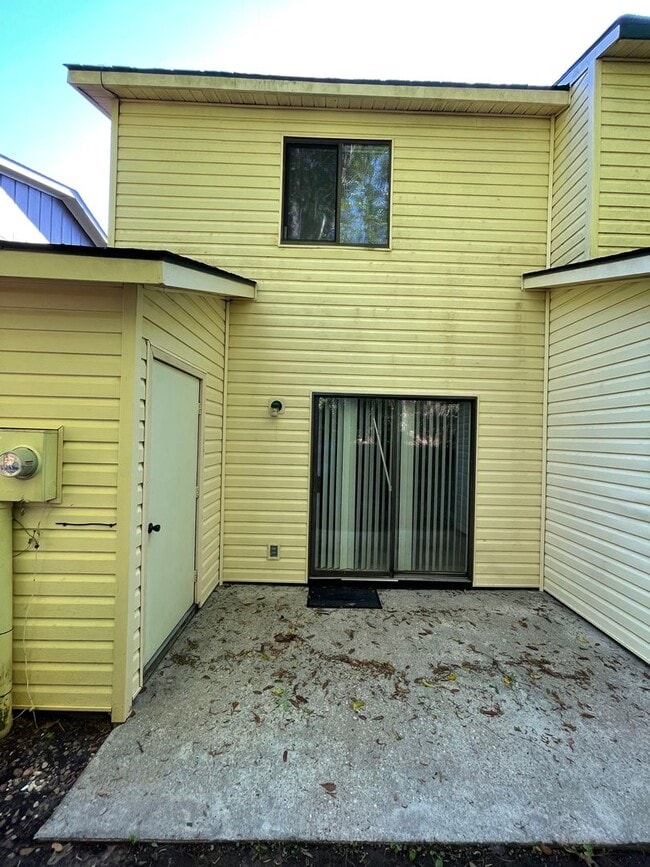 Building Photo - Rolling Acres Townhome.