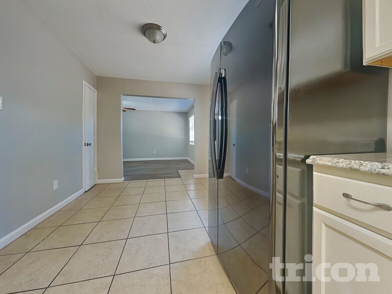 Building Photo - 5503 Jumada Cir