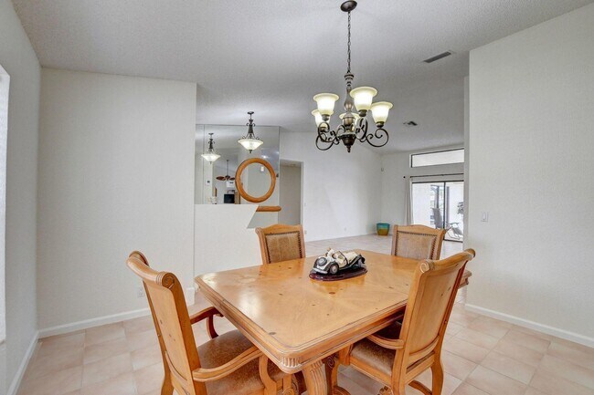 Building Photo - 11511 Island Lakes Ln