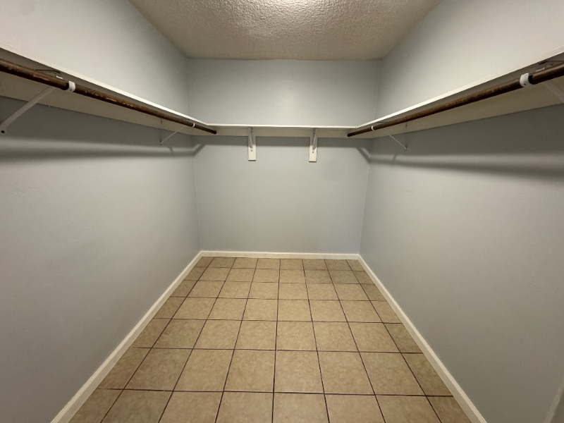 Building Photo - 1012 Valhalla Dr