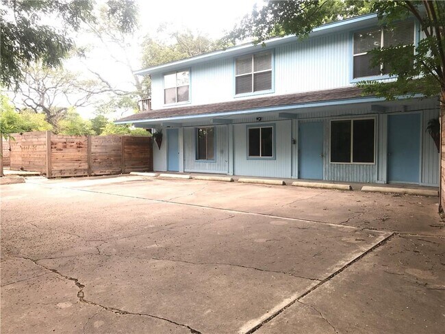 Building Photo - 2105 Rabb Rd