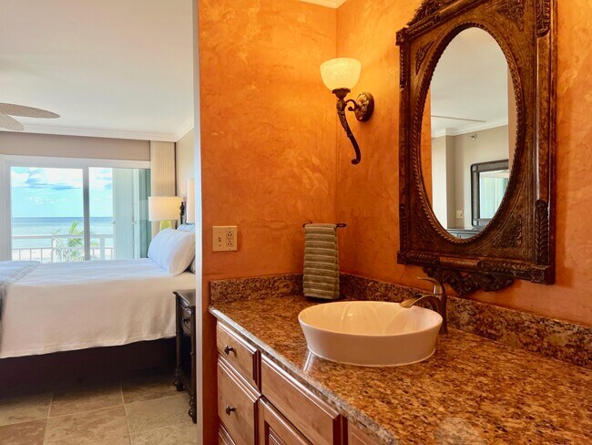 Building Photo - 3870 N Hwy A1A