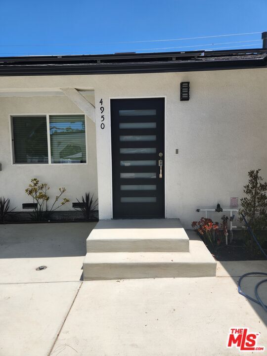 Building Photo - 4950 Topanga Canyon Blvd