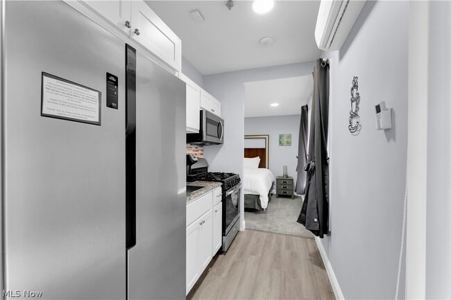 Building Photo - 797 E Market St