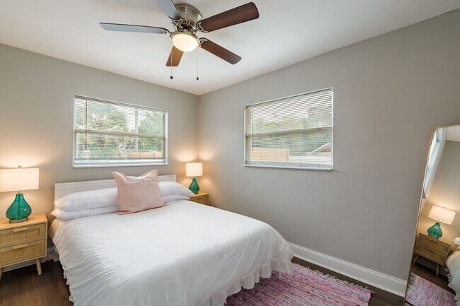 Building Photo - Fully Furnished 3BR/2BA St. Pete Home – Modern Updates & Prime Location