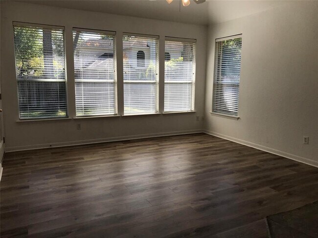 Building Photo - 167 N Whistlers Bend Cir