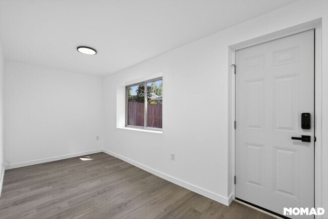 Building Photo - 6552 38th Ave NE