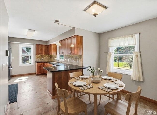 Building Photo - 429 Lionel Ave