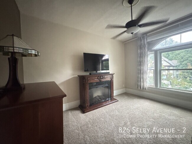 Building Photo - 826 Selby Ave