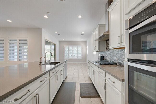 Building Photo - 6020 Langreo Ln