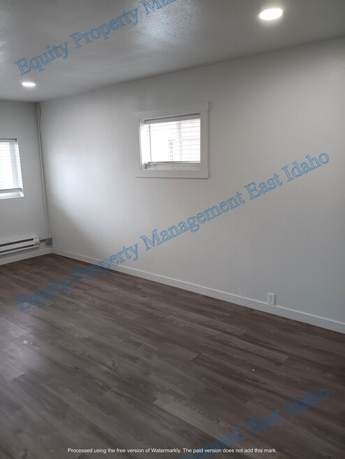 Building Photo - 1335 S 5th Ave