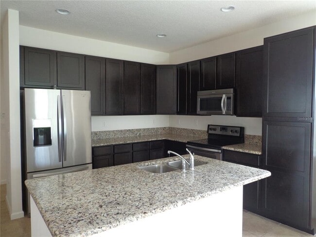 Building Photo - 16154 St Clair St