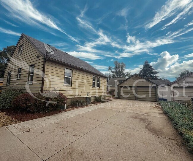 Building Photo - 127SW6