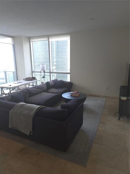 Building Photo - 1060 Brickell Ave