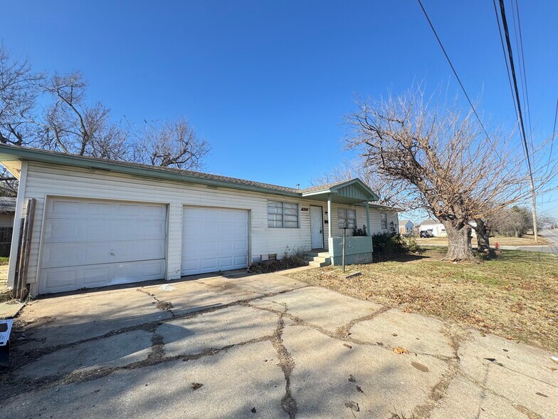 Building Photo - 9111 N Walker Ave