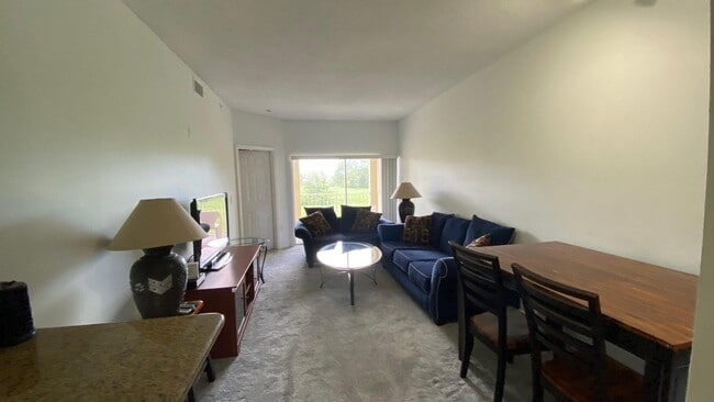 Building Photo - 2060 Greenview Shores Blvd