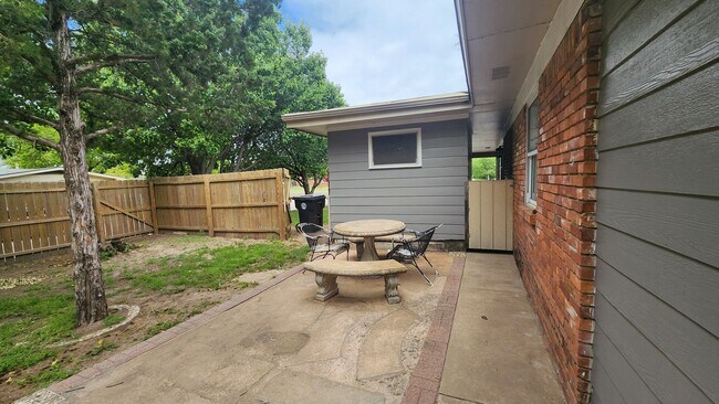 Building Photo - 4 Bed 2 Bath Home with Covered Carport in Bethany