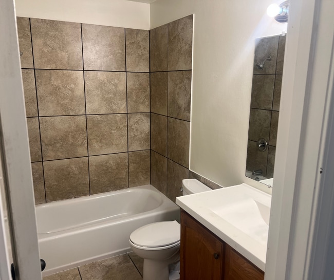 Building Photo - 2818 S O St