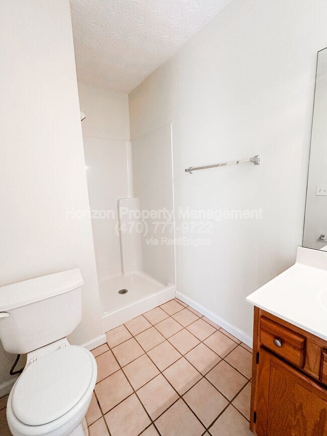 Building Photo - 3903 Hidden Hollow Dr