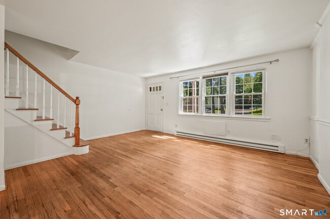 Building Photo - 414 Robin Ct