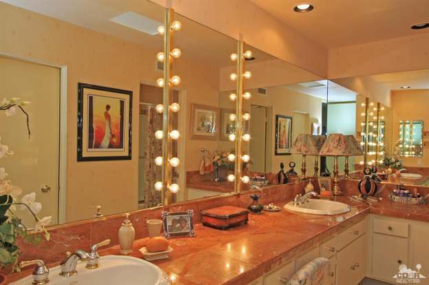 Building Photo - 76975 Roadrunner Dr