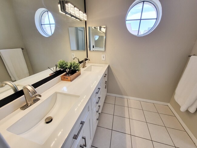 Building Photo - 2220 Bering Dr