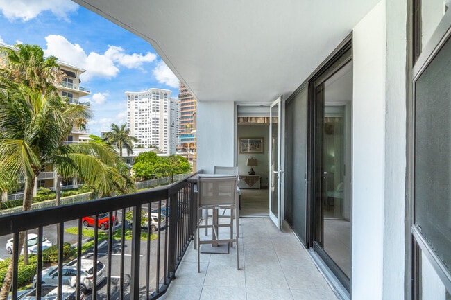 Building Photo - 1361 S Ocean Blvd