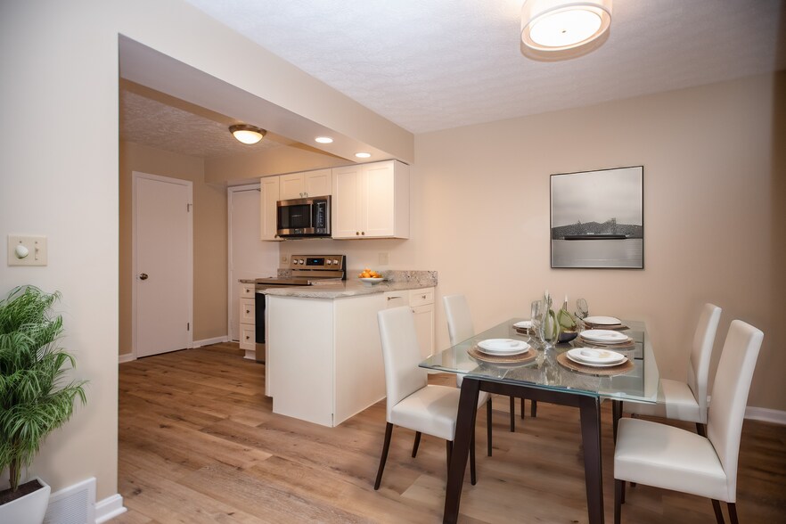 Building Photo - 837 Tollis Pkwy