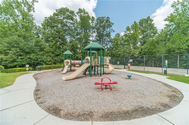 Building Photo - 2557 Staunton Dr