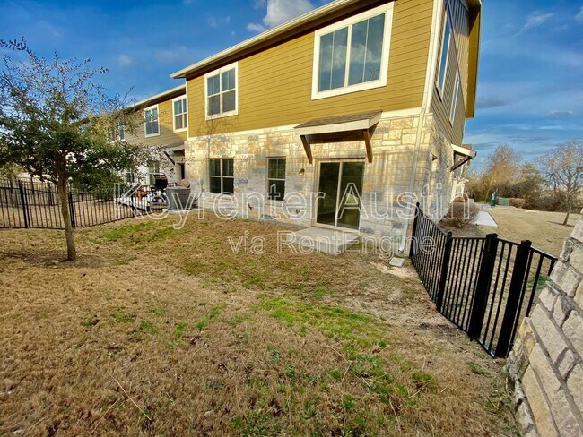 Building Photo - 516 E Slaughter Ln