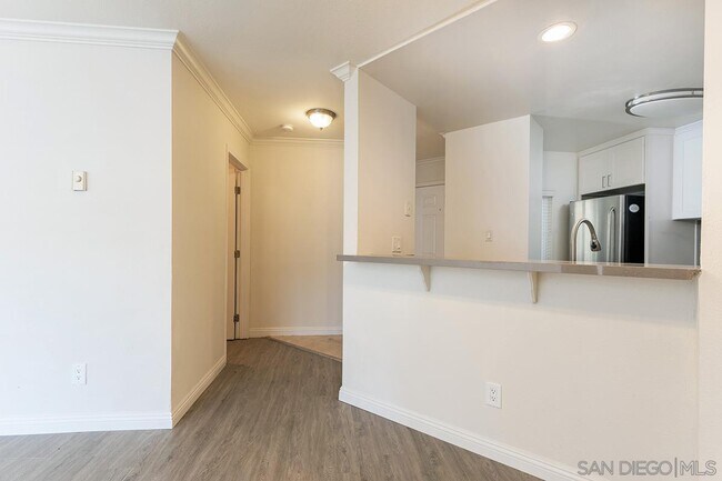 Building Photo - 7455 Charmant Dr