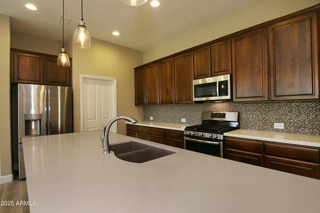 Building Photo - 16931 W Holly St