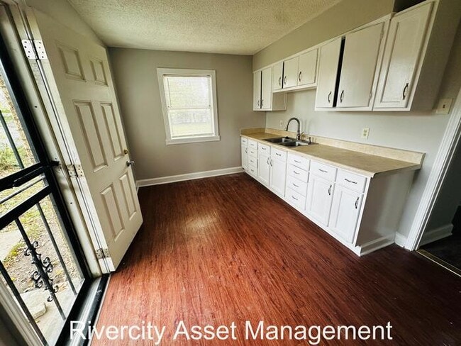 Building Photo - This home won't last long IN 38128!!!! Sec...