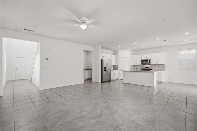 Building Photo - 10920 Oregano Ave