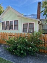 Building Photo - 311 SW 3rd Ave