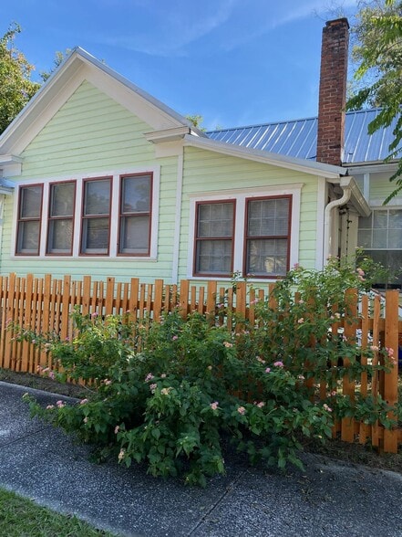 Primary Photo - 311 SW 3rd Ave