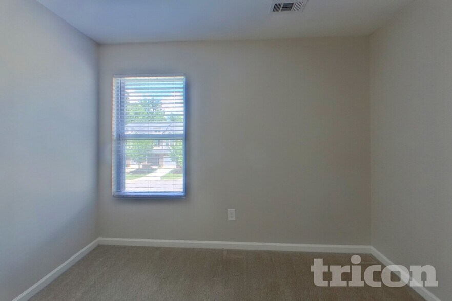 Building Photo - 2046 Aragon Lane